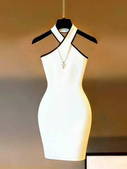 Franclia Seksowna, dopasowana, minimalistyczna sukienka z odkrytymi plecami i kolorowymi blokami kolorów