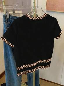 Resyla Camiseta de mujer de manga corta, cuello redondo, con estampado de leopardo y gráfico de corazón, de estilo casual - Negro - Ver 2