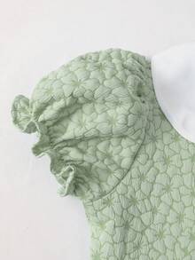 SHEIN 1件女童甜美荷葉領泡泡袖紋理中長洋裝，附3D花朵裝飾，適合日常穿著、外出與派對 - 綠色 - 查看 10
