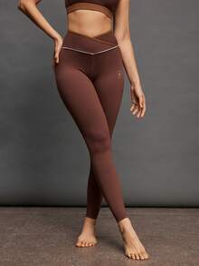 Activina 重叠腰部无缝运动紧身裤 - 棕色 - 查看 4