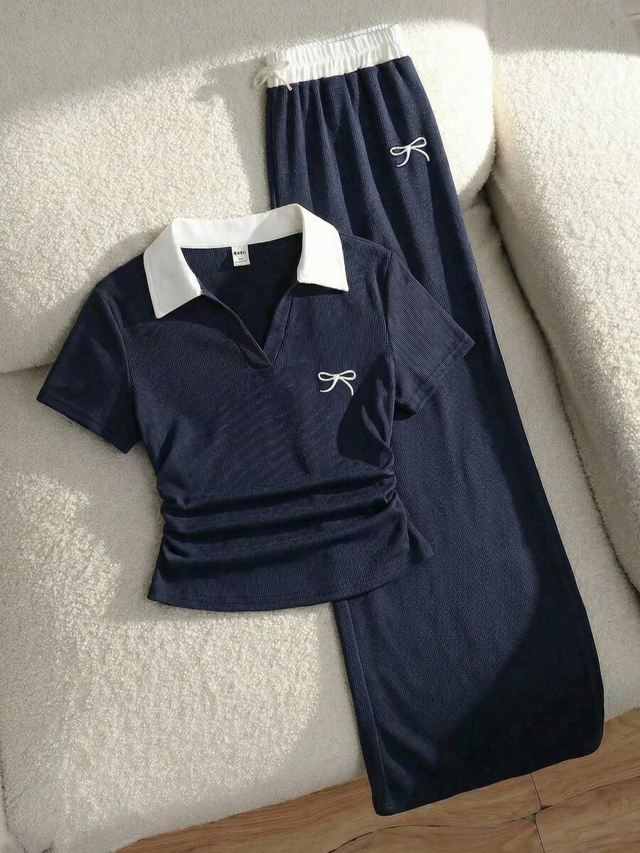 SHEIN 少女春夏时尚T恤套装,罗纹针织撞色Polo领刺绣蝴蝶结图案基础款T恤搭配撞色腰带宽松口袋裤,休闲运动街头风,适合上学、足球、户外等场合,舒适百搭。 - 寶藍色 - 查看 1