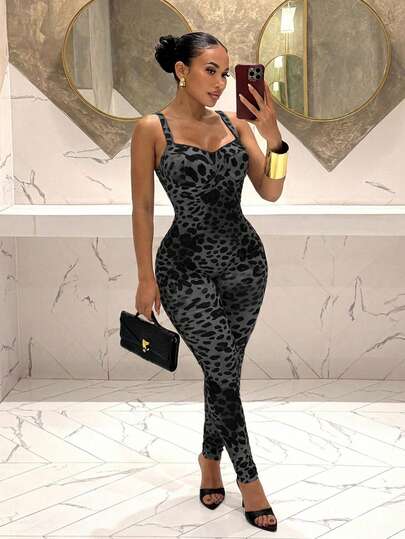 Slaydiva 2026 Spring/Summer New Sexy Street Style Slim-Fit Leopard Print Sweetheart Neck Suspender Women Jumpsuit. Suitable For Dates, Valentine's Day, Wedding Season, Parties, Sexy Clubs, Vacations, Beach, Boho Style, Sandy Beaches, Back To School, Everyday Outings, Party, Afternoon Tea, Brunch Outfits, Airport Outfits-B