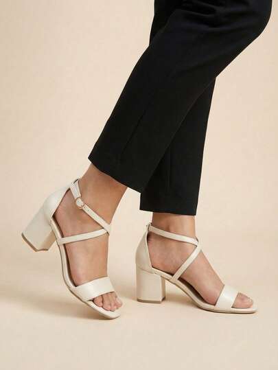 Sandalia de tacón ancho, sandalia de fiesta mujer, sandalia con pulsera tobillo, sandalia elegante, sandalia para eventos, sandalia de noche, sandalia formal mujer, sandalia con tira de rhinestones, sandalia con pulsera ajustable, sandalia de vestir mujer