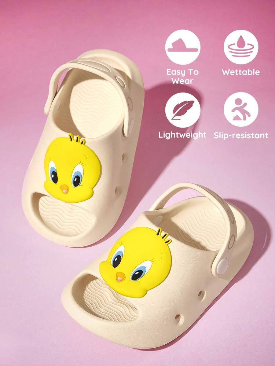 LOONEY TUNES X SHEIN Dép lê trẻ em hình chim Tweety hoạt hình dễ thương màu be nhạt, dành cho trẻ nhỏ và trẻ em, có độ bám tốt, nhanh khô, chất liệu EVA nhẹ và bền, thích hợp sử dụng trong nhà, phòng tắm, sân chơi, hồ bơi, bãi biển và ngoài trời. - Màu be - Xem 1