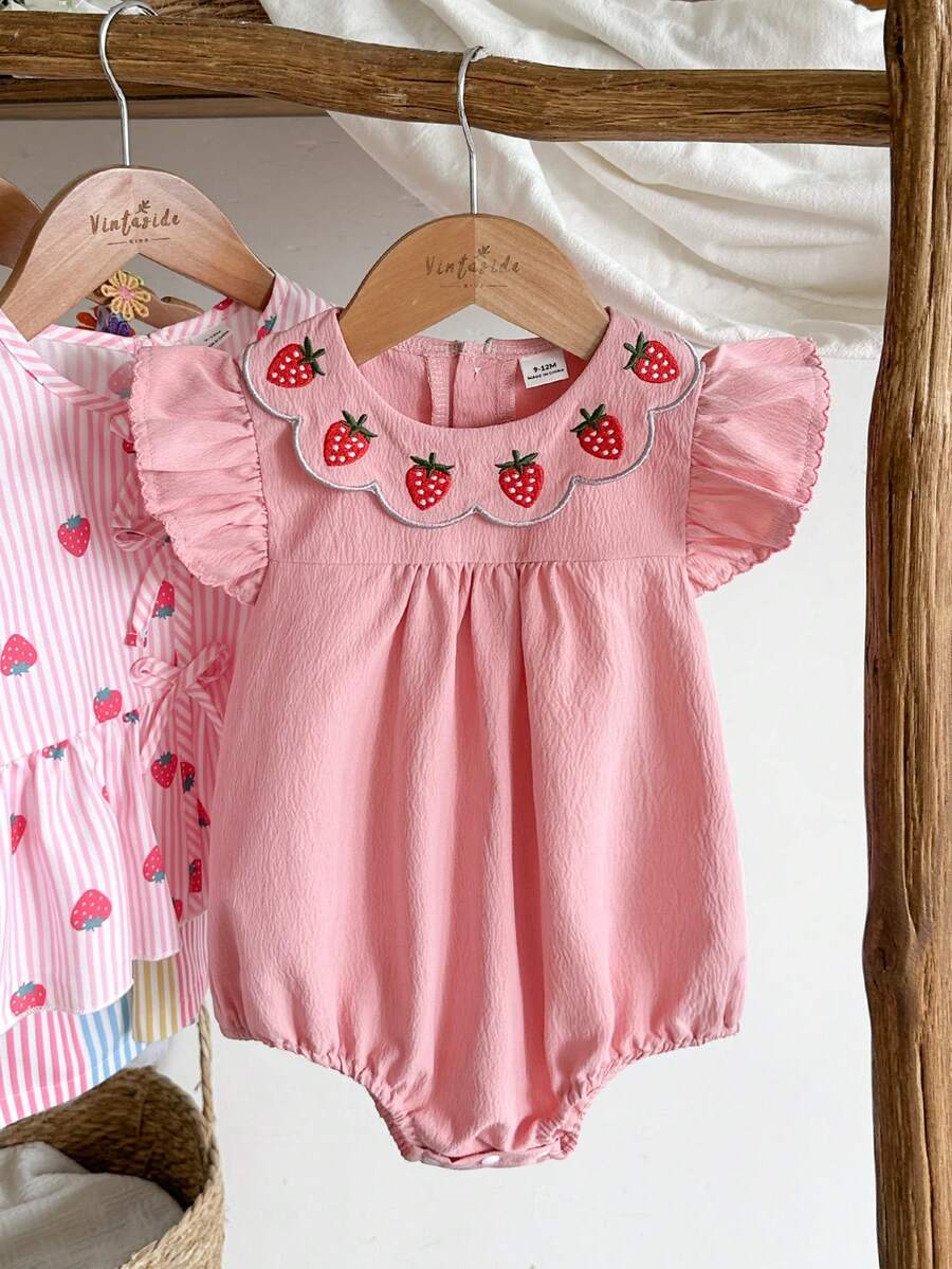 Vintaside Kids 女婴杏色连体衣，适合春夏穿着，领口饰有樱桃刺绣，甜美简约风格，穿着舒适，适合休闲外出、居家休闲和轻松聚会。 - 粉色 - 查看 1