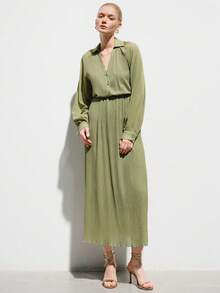 Aveloria Modichic Elegant & Chic V-Neck Collared Long Sleeve Dress With Metal Button Waist Decor And Pleated Hem, Versatile For Work And Everyday Wear - Green - View 4