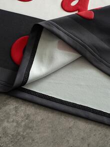 Manfinity Campus Court 男士撞色标语 Polo 衫，时尚街头风，短袖翻领 Polo 衫，半开襟，纽扣门襟，复古学院风，街头标语，90 年代校园条纹，撞色条纹，复古学院风，街头标语，Y2K 风格，社交媒体达人，学生，创意工作者通勤装，“把握当下”提醒仪式玩家，节日礼物，男友礼物 - 彩色 - 查看 7