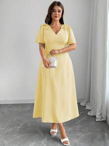 SHEIN Elenzya 大码纹理蝴蝶结V领短袖连衣裙，优质连衣裙，畅销连衣裙，女士正装连衣裙，优雅经典款 - 黃色 - 查看 5