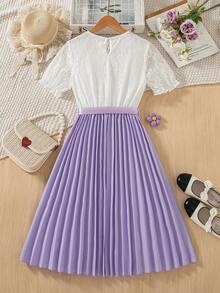 SHEIN ChillGRL Gaun Ulang Tahun Remaja Perempuan Putih, Musim Panas, Elegan, Berenda, Lengan Pendek Berkerut, Leher Bulat, Kancing Tetesan, Rok Lipit, Serbaguna untuk Sehari-hari, Perjalanan, Pesta - Purple - View 2