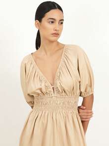 KSTM Vestido maxi con cuello en V fruncido, mangas abullonadas, cintura fruncida y bajo con volantes para invitada de boda en verano - Óxido marrón - Ver 5