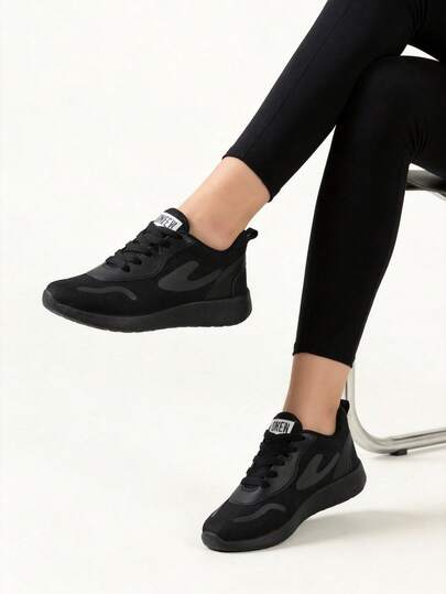 Sneakers deportivos disponibles en diferentes colores, diseño contemporáneo con estructura de malla ligera y paneles sintéticos reforzados, suela ergonómica de espuma con efecto antideslizante, sistema de cordones ajustables para un calce personalizado, interior acolchado para confort prolongado, lengüeta suave, estilo versátil ideal para actividades fitness, outfits urbanos, combinaciones sport casual con leggins, joggers o jeans, propuesta moderna y funcional para cualquier temporada