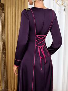 Al Najma 女士优雅阿拉伯风格V领长袖连衣裙，饰有贴花 - 紫色 - 查看 2