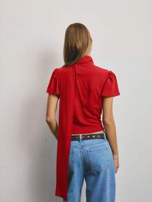 Aralina Blusa de verano para mujer con cuello alto, detalle de bufanda tejida, botones delanteros, mangas de pétalos y silueta ajustada, ligera y de tela tejida, ideal para salir - Rojo - Ver 3