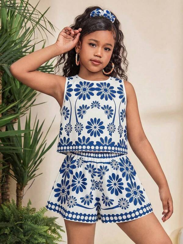 SHEIN Bộ 2 món cho bé gái tuổi teen, áo hai dây cổ tròn in hoa và quần short, trang phục thường ngày phong cách Bohemian, bộ đồ hai mảnh màu xanh dương cho bé gái, trang phục trẻ em màu xanh dương và trắng, bộ quần short in hoa màu xanh dương cho trẻ em, áo và quần short màu xanh dương và trắng cho bé gái, bộ đồ thường ngày màu xanh dương và trắng sành điệu cho bé gái, áo croptop không tay in hoa nhí màu xanh dương và quần short, bộ đồ hai mảnh màu xanh dương cho bé gái, áo liền quần thanh lịch màu xanh dương cho bé gái size 10-12, váy hoa màu xanh dương trắng cho bé gái, bộ đồ hai mảnh mùa hè cho bé gái, váy hoa màu xanh dương cho trẻ em.