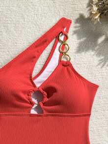 Swim SXY 女士纯色镂空金属圆形装饰不对称领口连体泳衣 - 紅色 - 查看 3