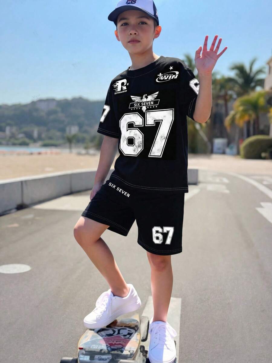 SHEIN Explorewe 一套青少年男童休闲酷炫运动风黑白字母“67”及老鹰印花短袖T恤和短裤套装,夏季 - 彩色 - 查看 1
