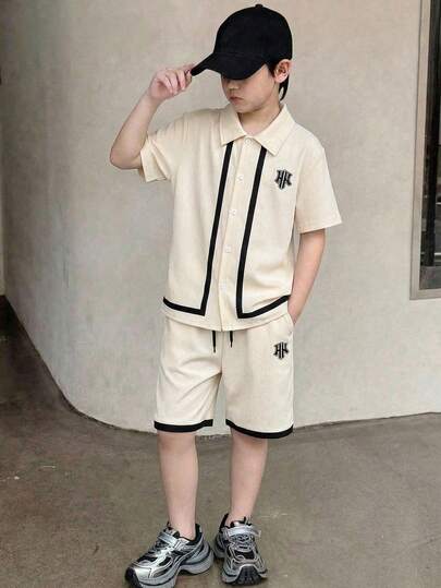 Genkimix Kids Bộ 2 món áo sơ mi và quần short màu mơ thời trang dành cho nam thiếu niên, chất liệu mềm mại, thoải mái, phù hợp cho các hoạt động mùa hè, chụp ảnh, thể thao, đi học, nghỉ mát, thiết kế đa năng và phong cách, là món đồ không thể thiếu cho các chàng trai tuổi teen vào mùa hè.