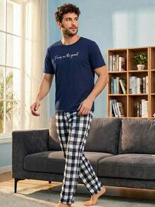 Conjunto De Camiseta De Manga Corta Con Letra Impresa Para Hombre Y Pantalones Cortos De Dormir Con Estampado De Cuadros Para El Hogar - Azul Marino - Ver 4