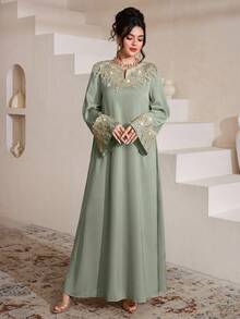 Al Najma Đầm thanh lịch dáng rộng cổ chữ V đính họa tiết thời trang - màu xanh lá - Xem 6