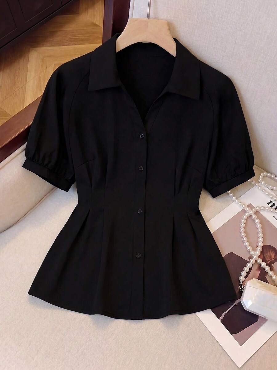 SHEIN CURVE+ 大码女式纯色简约时尚通勤收腰短袖衬衫，春夏款 - 黑色 - 查看 1