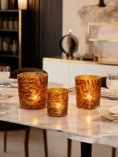 1个虎纹玻璃烛台，透明纹理茶蜡烛杯，轻巧优雅，营造浪漫氛围，家居装饰中心摆件，适用于客厅、卧室、派对、婚礼等场合，奢华时尚，节日礼品。
