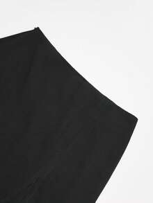 Franclia 优雅纯色半身裙，适合商务、通勤、浪漫复古、休闲街头风、约会、用餐、度假和聚会等场合。时尚性感的侧开衩设计，是春夏的理想之选。 - 黑色 - 查看 3