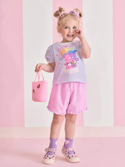 SHEIN X Care Bears 1件可爱风格女童幼儿T恤，圆领花瓣袖短袖蕾丝边舒适女童T恤，Carebear联名款