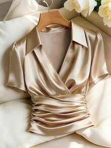 GlowEve Blusa plisada de manga corta minimalista y casual para mujer - Champán - Ver 4