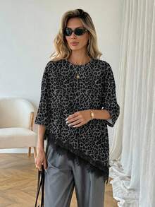 SHEIN LUNE 女士休闲豹纹不对称下摆蕾丝拼接T恤，百搭日常穿着，春夏休闲上衣，适合度假、夏季、春季、春假及各种场合，包括沙滩装、休闲衬衫、外套和夏季上衣。 - 彩色 - 查看 2