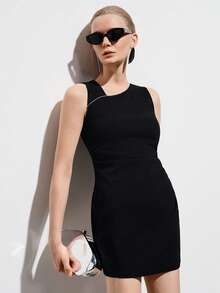 Aveloria Modichic Robe mini moulante de luxe avec décoration de chaîne de strass, taille froncée, sans manches, pour soirée - Noir - Voir 6
