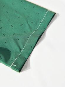 Manfinity Mode Camisa de manga corta de uso diario versátil y casual con estampado todo sobre, formal para hombres - Verde Oscuro - Ver 4