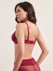 Hourtrue 2件套蕾丝拼接女士钢圈文胸套装 - 酒紅色 - 查看 2
