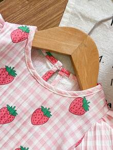 Souflis Souflis Bộ đồ mùa hè dễ thương cho bé gái, gồm váy và mũ beret kẻ caro in hoa cúc màu xanh dương, kiểu dáng thời trang, thích hợp cho bé mặc hàng ngày và đi chơi. - Hồng - Xem 8