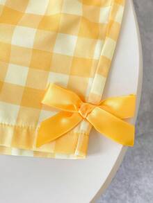SHEIN Playful Pals Baby Girl Summer Blue Textured Sleeveless Top And Plaid Shorts Set With Blue Bow Accent, Essential Daily Outfit - Yellow - View 7