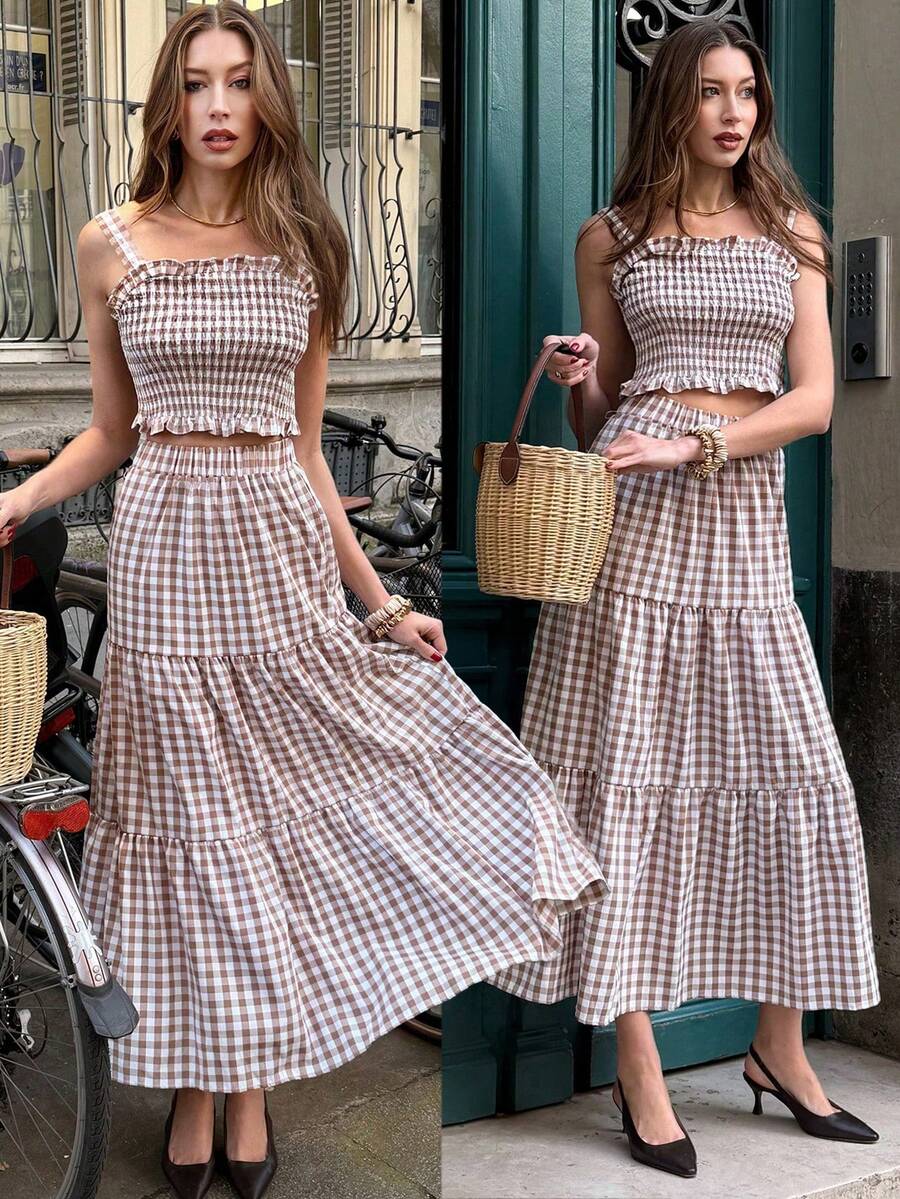 Pariaura Bộ đồ 2 mảnh kẻ caro nâu mùa hè 2026 dành cho nữ, kiểu dáng thường ngày, gồm áo croptop không tay nhún bèo viền bèo và chân váy maxi xếp tầng cạp cao, thích hợp cho kỳ nghỉ biển và phong cách đường phố. - Nhiều màu - Xem 1