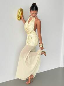 Siren Gaze 优雅金色亮片烟花刺绣露背低胸长款晚礼服，适合夏季穿着——散发优雅女神般的魅力，适合宴会、晚宴、时尚派对等场合，展现自信和独特的个性。 - 杏色 - 查看 4