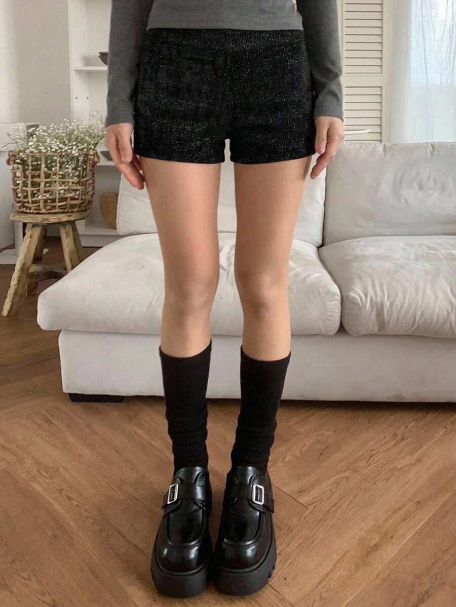 DAZY Solid Color High Waist Elastic Fitted Cropped Gray Shorts For Women, Summer - Black - View 1