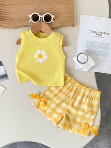 SHEIN Playful Pals Baby Girl Summer Blue Textured Sleeveless Top And Plaid Shorts Set With Blue Bow Accent, Essential Daily Outfit - Yellow - View 1