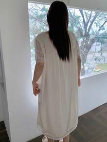 Dazy Plus 大尺碼女款對比蕾絲短袖蝴蝶結裝飾優雅睡裙 夏季睡衣 - 杏色 - 查看 2