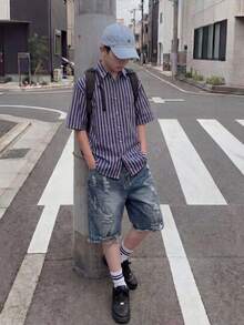 SHEIN Modische Slim Fit Jeans Shorts mit Destroyed-Effekt in hellblau für Tween Jungen, lässig und vielseitig für den Alltag - Dunkle Waschung - Übersicht 2