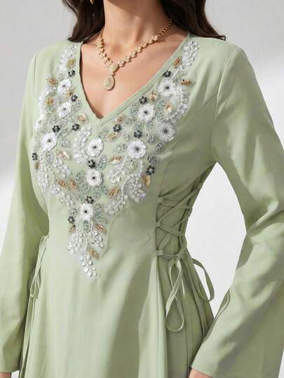 Yasmyna 女士重工刺绣串珠腰部喇叭阿拉伯风格连衣裙