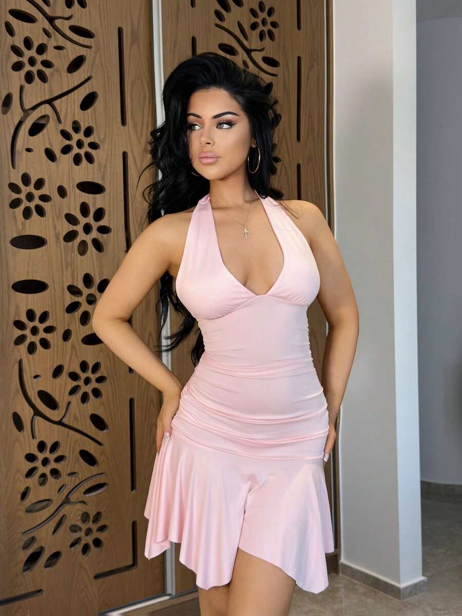 Vassilux Váy ngắn hở lưng cổ chữ V sâu, viền bất đối xứng, dáng ôm eo, mặc đi làm hàng ngày, thời trang mùa hè mới cho nữ - Màu Hồng baby - Xem 1