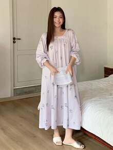 Dazy Plus Chemise de nuit ample à col carré et manches longues avec imprimé floral délicat pour femmes grandes tailles, pyjama élégant pour le printemps/l'automne - Rose saumon - Voir 1