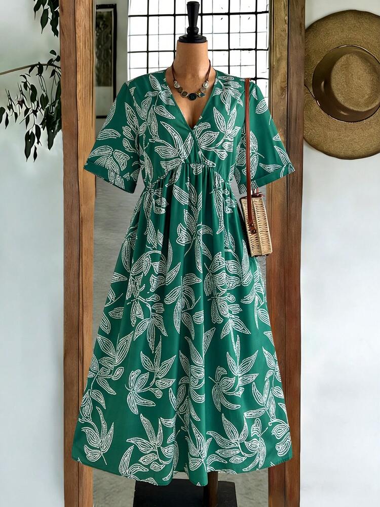 Plus Size Women V-Neck Allover Print Ruched Casual Party Dress, Suitable For Summer,Summer Outfits For Women,Green Dresses For Women ,Country Concert Outfit