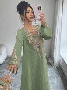 Yasmyna 女士方领长袖宽松纹理亮片刺绣花卉贴花浪漫优雅阿拉伯风格连衣裙 - 綠色 - 查看 5