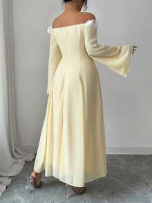 Feyla Große Größen Elegantes Kleid für Damen mit Blumenmuster, Off-shoulder und Glockenärmeln - Gänsegelb - Übersicht 4