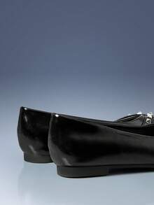 CUCCOO GRLICON Women's Shoes Willow Nail Decorative Pointed Flat Shoes - Black - View 5