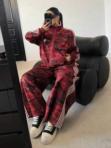 POPSWAY Bộ đồ 2 mảnh cỡ lớn mùa thu/đông gồm áo khoác dài tay in họa tiết giả denim và quần ống đứng dáng rộng in họa tiết giả denim, kiểu dáng thanh lịch, cổ điển, năng động, thích hợp cho kỳ nghỉ, thể thao hoặc sinh viên. - Màu Đỏ Sâu - Xem 5