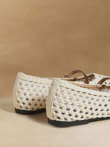 Rosivie 时尚精致网眼镂空平底女鞋，时尚舒适，法式方头优雅平底鞋 - 米白1 - 查看 5