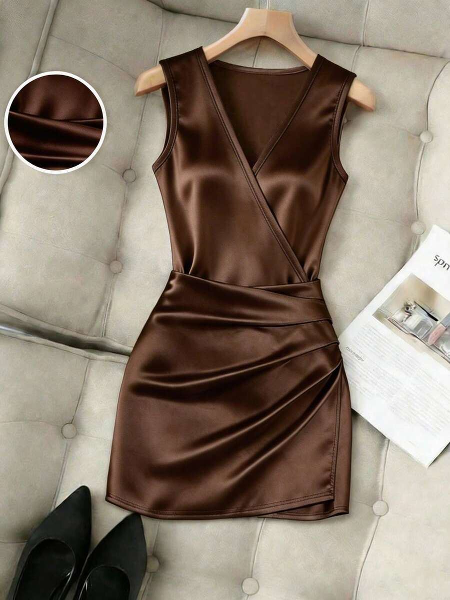 Franclia Fashionable V-Neck Sleeveless Pleated Waist Irregular Bodycon Dress, Women's Satin Dress, Spring/Summer Women's Dress, Women's Elegant Party Dress, Women's Vacation Outfit, Women's Valentine's Day Outfit, Women's Brown Dress, Women's Sexy Dress, Women's Sleeveless Dress - Apricot - View 1